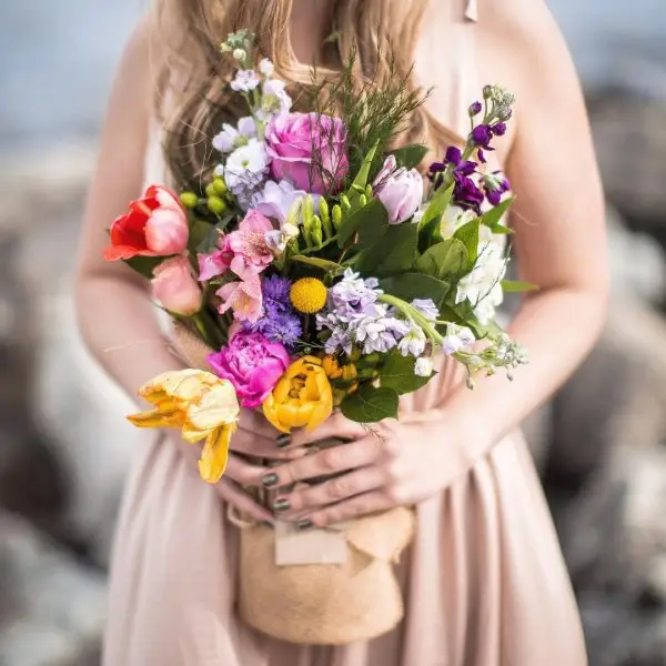 flower bouquet, woman, photograph, flower, flower arranging,