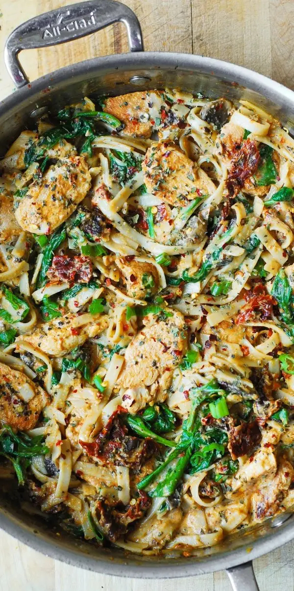 Chicken Pasta with Sun-Dried Tomatoes and Spinach in a Creamy Cauliflower Sauce
