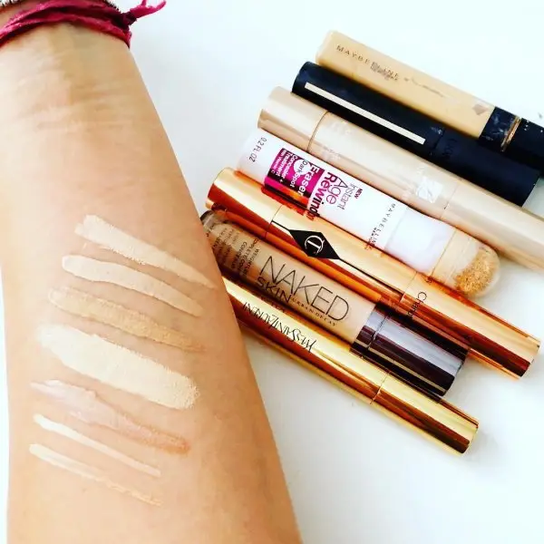 Use a Concealer Pen to Cover Blemishes