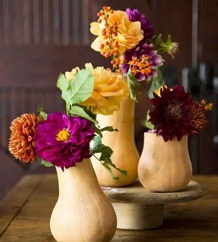 A Gourd-geous Bud Vase for Fall Foliage