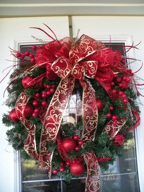 red,wreath,christmas decoration,flower arranging,floristry,