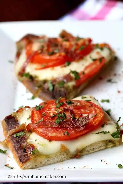 Tomato and Pesto Flatbread Pizza