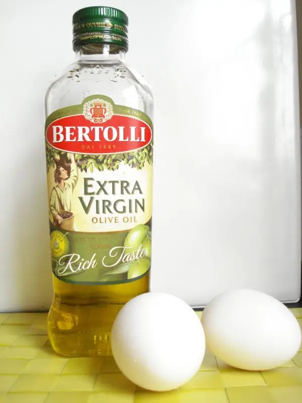 Olive Oil and Egg Yolk Hair Mask