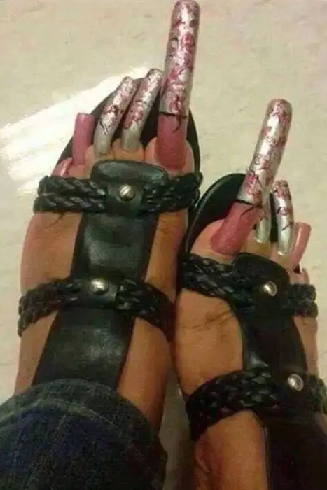 Extreme Pedicure: Weapons Edition
