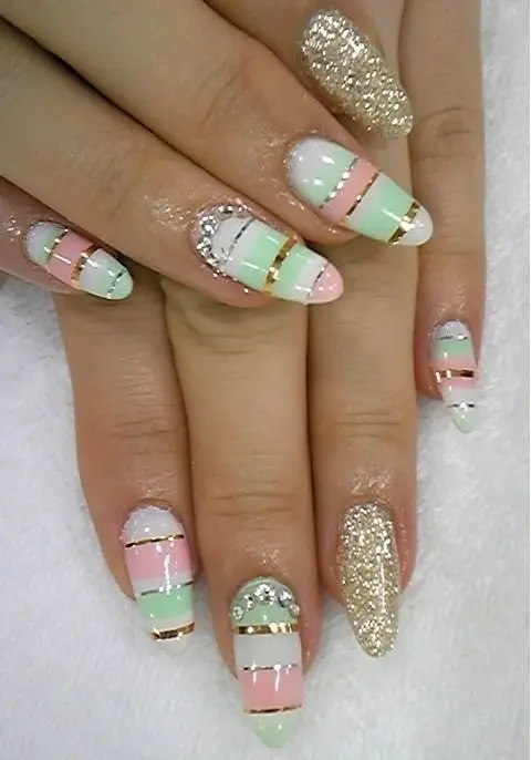 Pink nails, rhinestones  Rhinestone nails, Nails design with rhinestones,  Bling acrylic nails