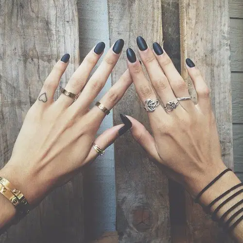 nail,finger,ring,hand,fashion accessory,