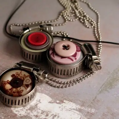 8 Delightful Ways to Make Use of Buttons in Making DIY Jewelry ...