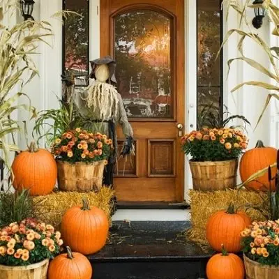 26 Seasonal Fall Patios to Spruce up Your Home ...