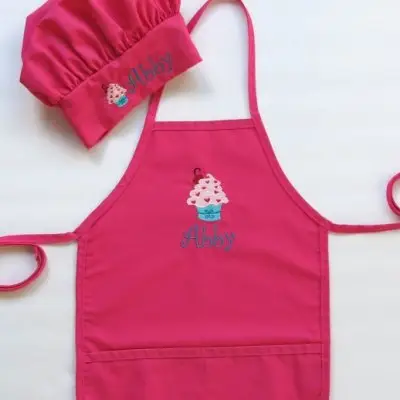 Little Ones Helping in the Kitchen Make These Cute Aprons for Them