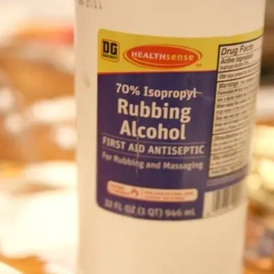 9 Uses of Rubbing Alcohol You Might Have Wondered about ...
