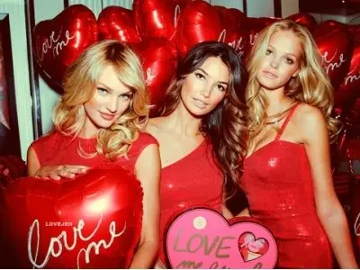 7 Dresses for Valentines Day Thatll Blow His Mind ...