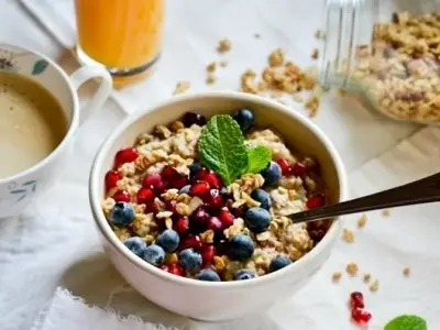 7 New Trendy and Tasty Things to Add to Your Oatmeal Each Morning ...