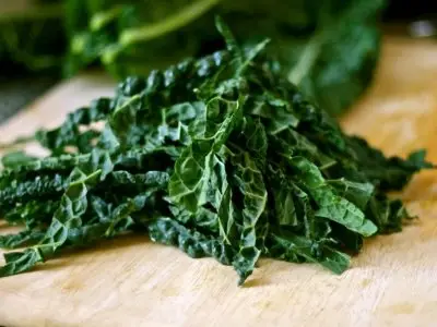 7 Kale Recipes That Make Good Use of This Superfood ...