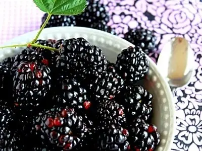 7 Antioxidant Rich Foods That Will Leave Your Skin Glowing ...