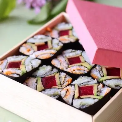 31 Fabulous Sushi Plates to Make You Want Lunch Right Now ...
