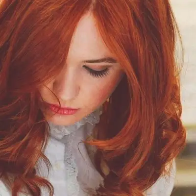 Natural Beauties That Will Inspire You to Color Your Hair Red ...