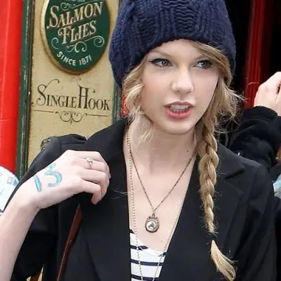 7 Hairstyles That Go Great with a Beanie Hat ...