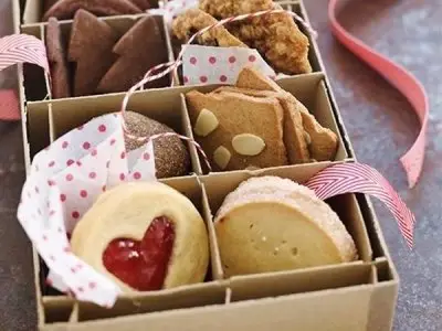 7 Helpful Tips for Mailing Baked Goods in Care Packages ...