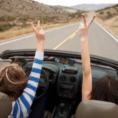 Avoid Doing These Dangerous Things While Driving Friends around ...