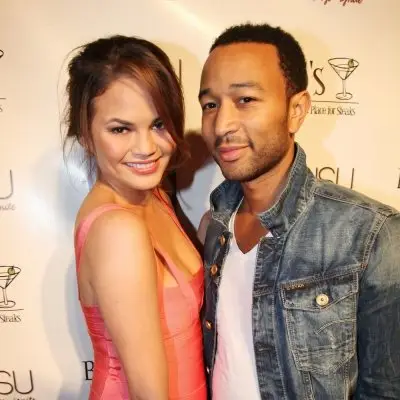 7 Times John Legend and Chrissy Teigen Proved Theyre the Cutest Couple ...
