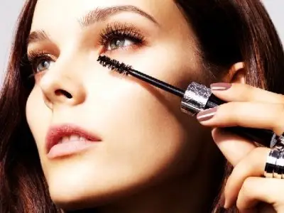 8 Things You Need to Know about Mascara Brushes ...