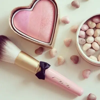 7 Tips for Applying Pink Blush the Right Way ...