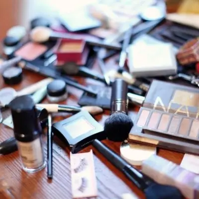 9 Tips for Organizing Your Makeup ...