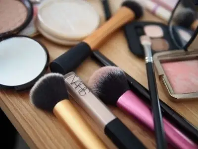 7 Tips for Choosing Make-up Brushes ...