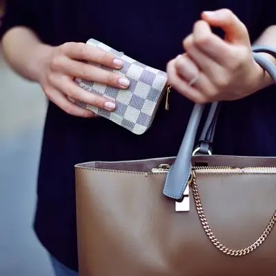 Amazing Wallet Hacks for Girls Who Always Overspend ...