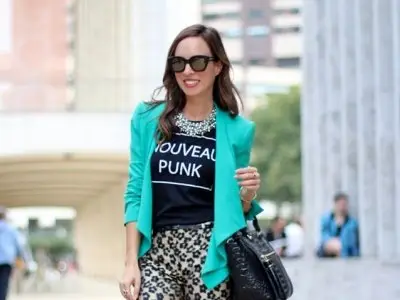 7 Streetstyle Ways to Rock Graphic Tees ...