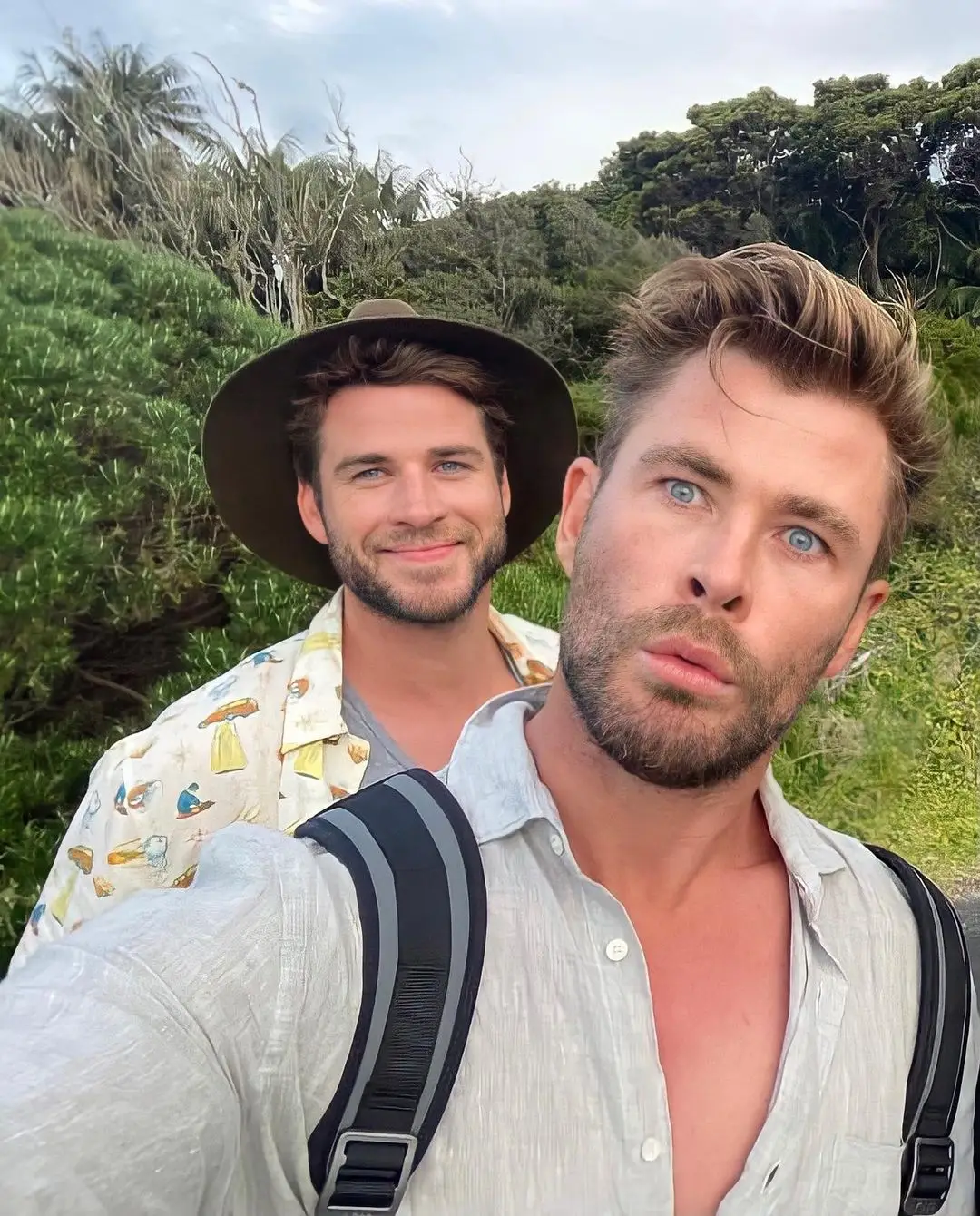 33 Photos of the Hemsworth Brothers to Make Your Ovaries Explode ...