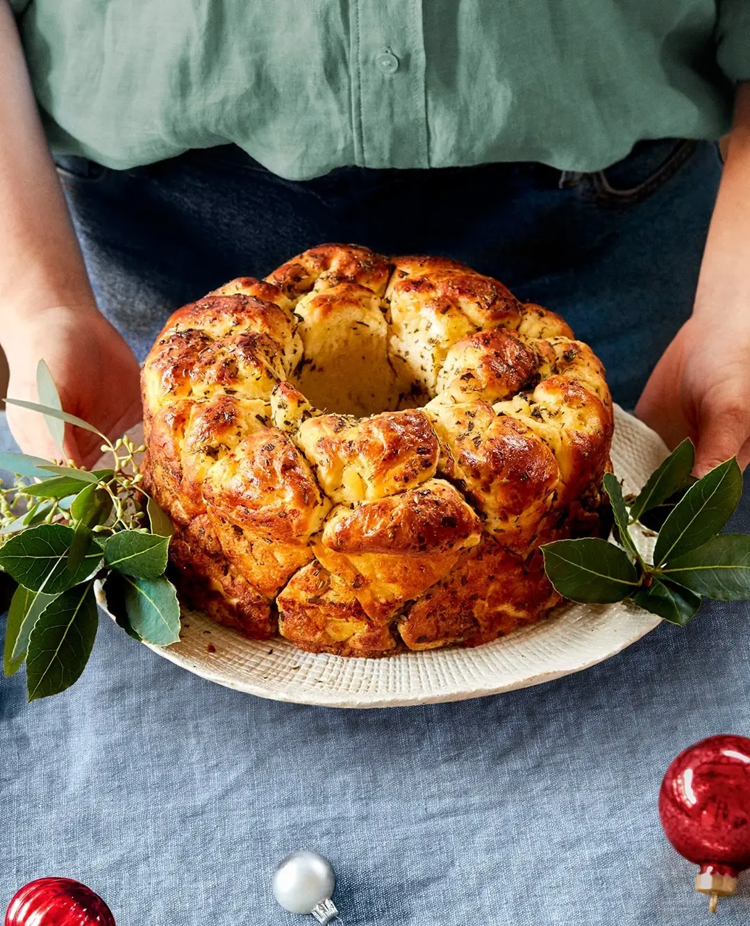 How to Host Your First Christmas Dinner without Losing Your Mind ...
