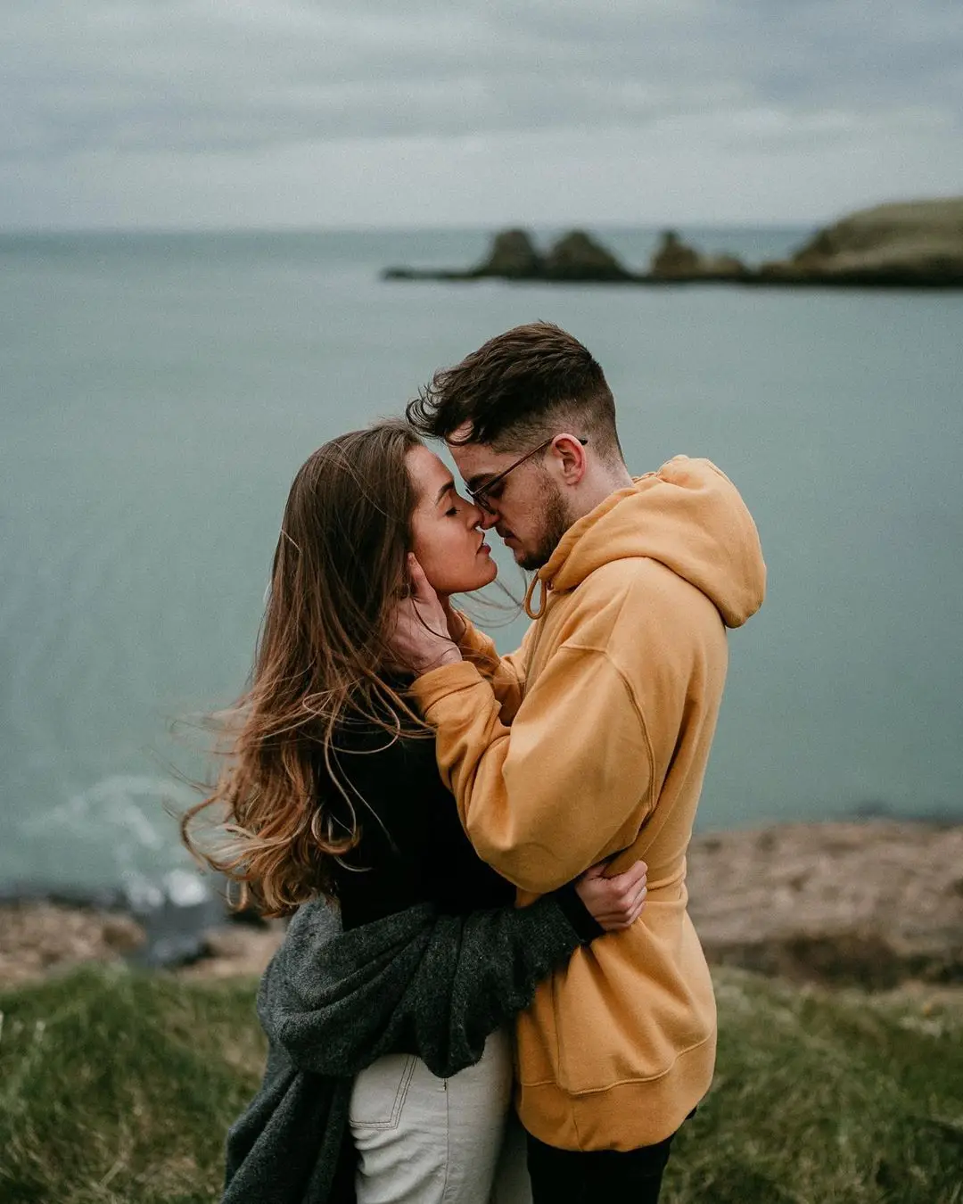 This is How People Kiss According to Their Zodiac Sign ...