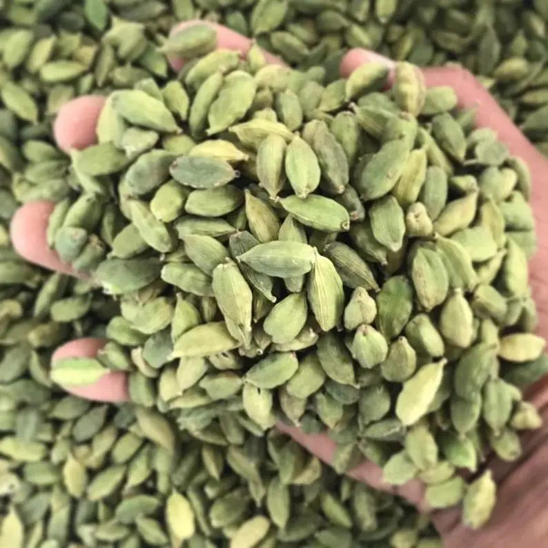 7 Sweet and Healthy Benefits of Using Cardamom ...