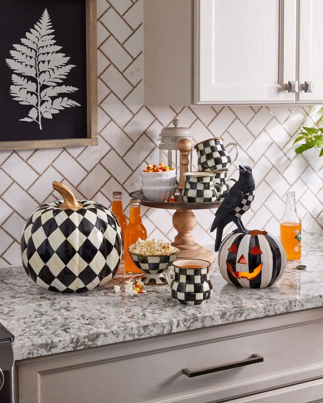 9 Ways to Decorate for Halloween That Youll Have so Much Fun with ...