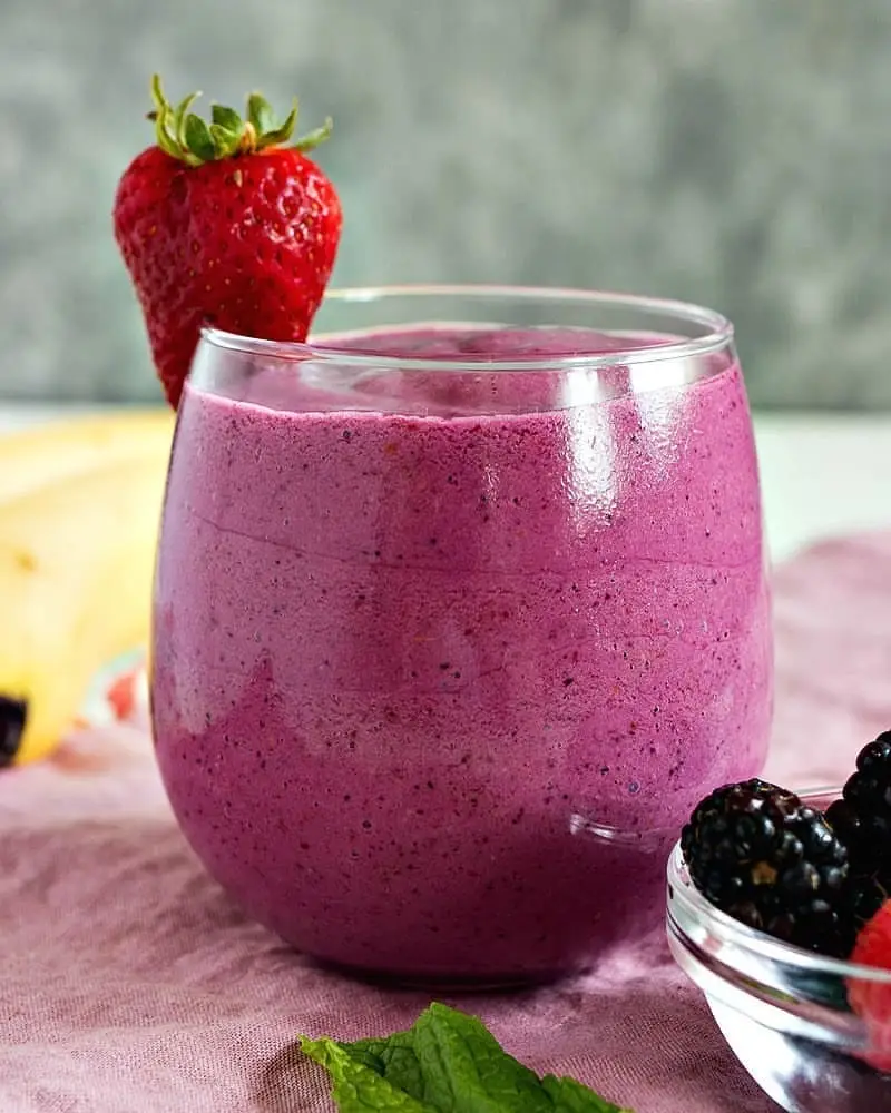 12 Delicious Berry Smoothies for Girls Wanting an Antioxidant Boost ...