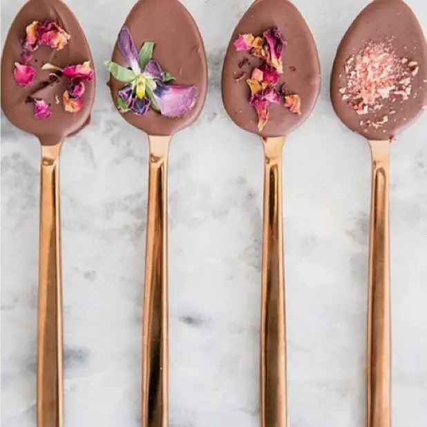 Cute and Creative Christmas Chocolate Spoons  ...
