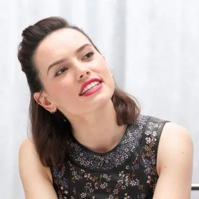 How to Steal the Style of Star Wars Daisy Ridley ...