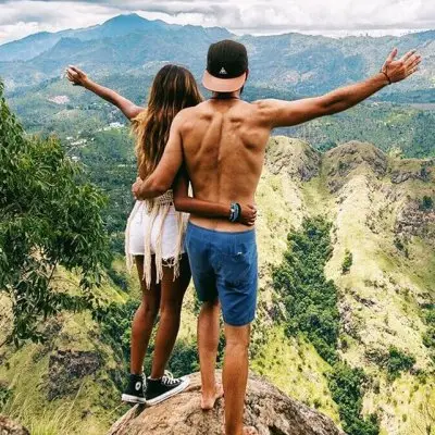 7 Essential Tips for Women Travelling with Their Boo  ...