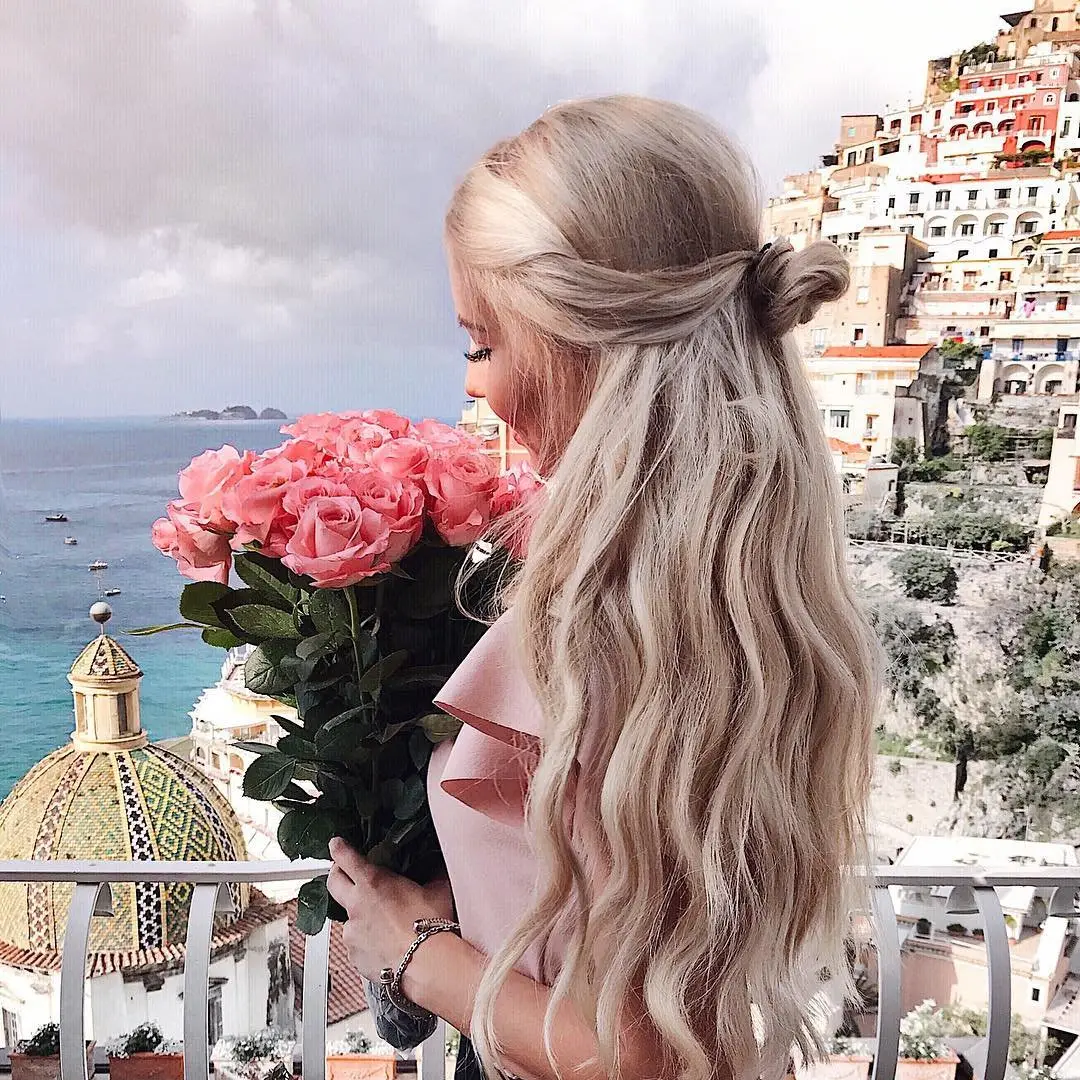 7 Stylish Ways to Wear Flowers in Your Hair ...