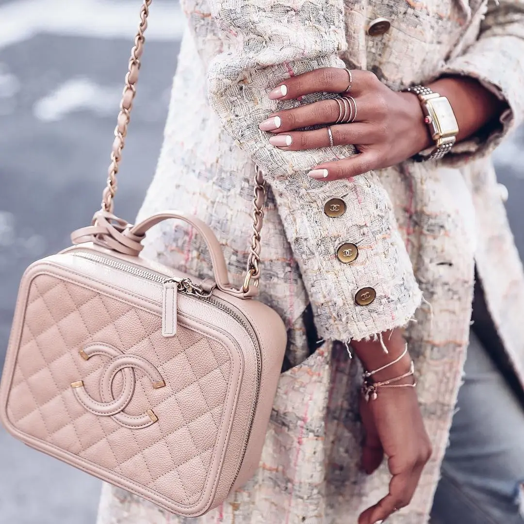 The Cool History of Handbags for Girls Who like Fun  Facts ...