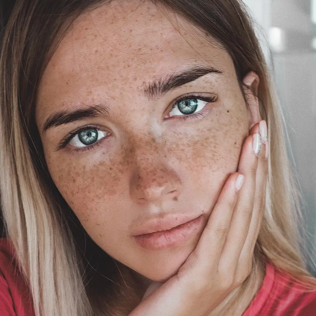 8 Fab Ways to Apply Makeup to Dark Skin Tones ...