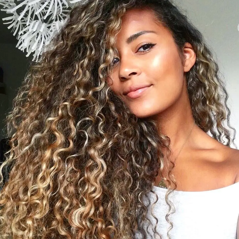 Lovely  Hairstyles for Girls  Who Rock  Their Curly Hair  ...