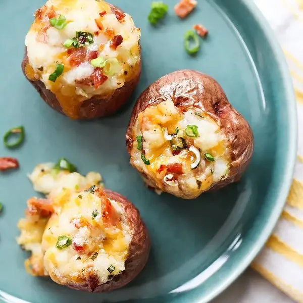 Video Guide on How to Have  a Baked Potato  Bar at Your Next Party ...