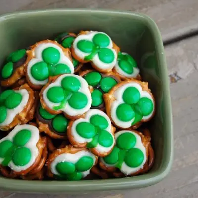 17 Snacks You Can Serve at a St. Paddys Day Party ...