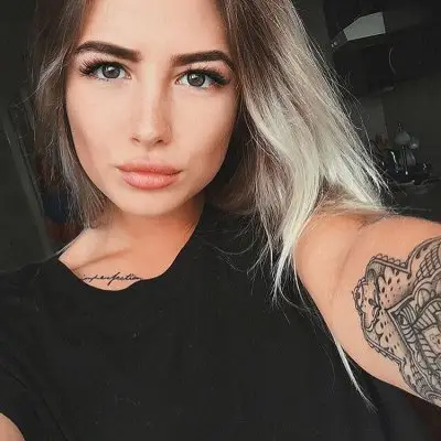 21 Sexy Collarbone Tattoos to Boost Your Shoulder Flaunt ...