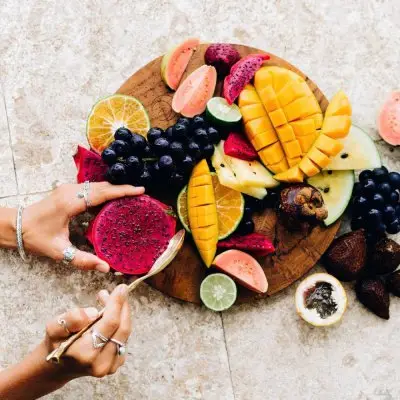 17 Simple Ways to Make a Gorgeous Fruit Platter Every Host Needs to Watch ...