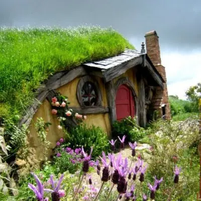 Take a Journey to Middle Earth Hobbit Houses You Can Rent for Vacation ...